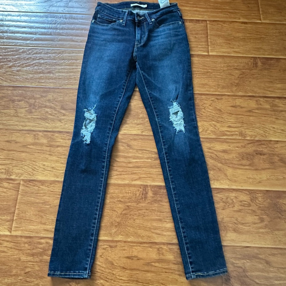 Distressed Levis 711 skinny jeans